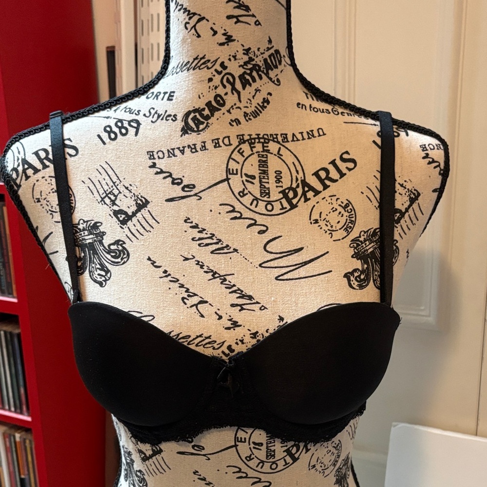 ITEM NO. 54: Smart & Sexy Black Lace Trim Bra With Removable/Adjustable Straps.